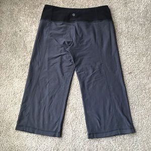 Lululemon Athletica Capri leggings gray reversible Yoga